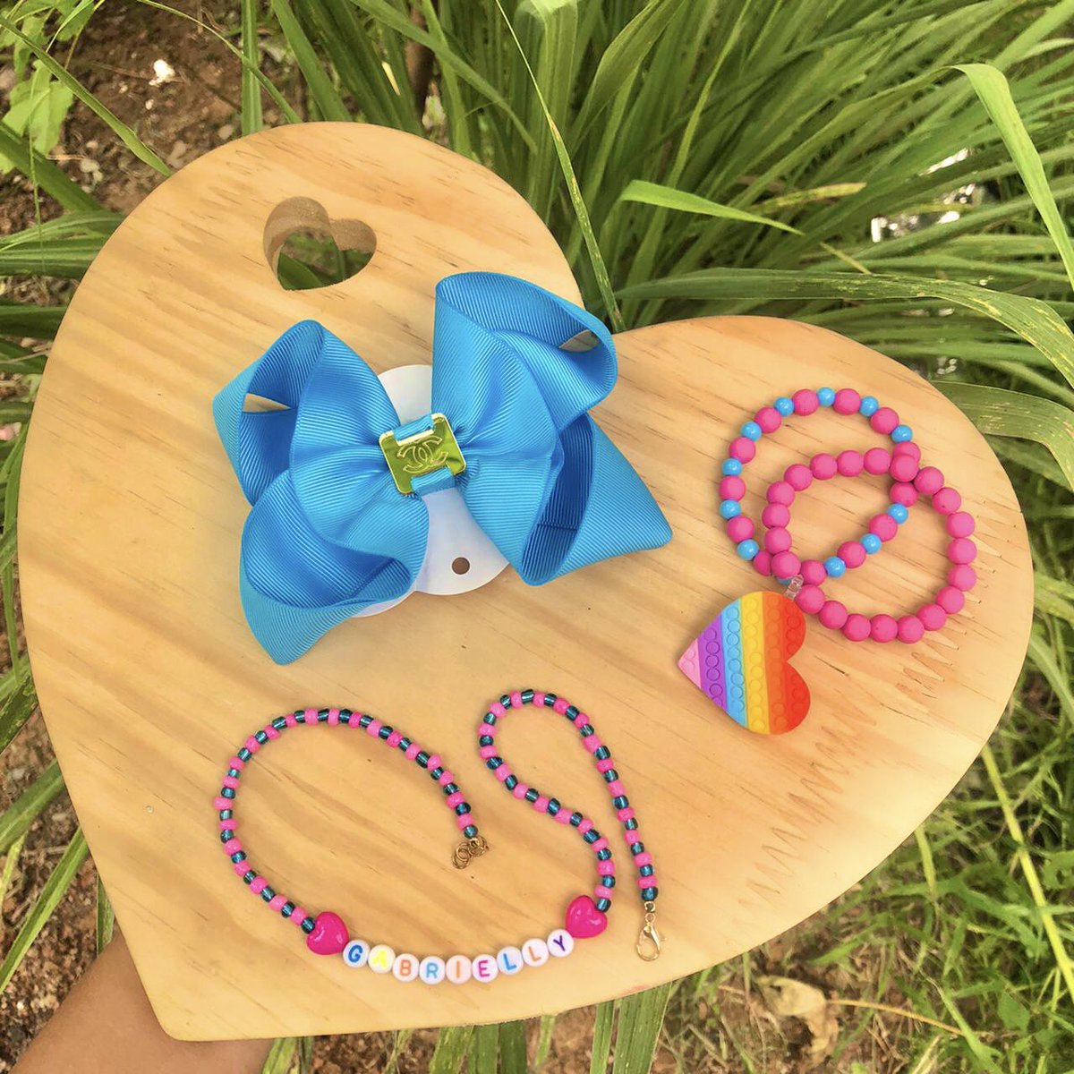 Ana_Barbarax's tweet photo. Kit de cordão 😍 fazemos nas cores que vc preferir 😍 https://t.co/P3e69J6JRn