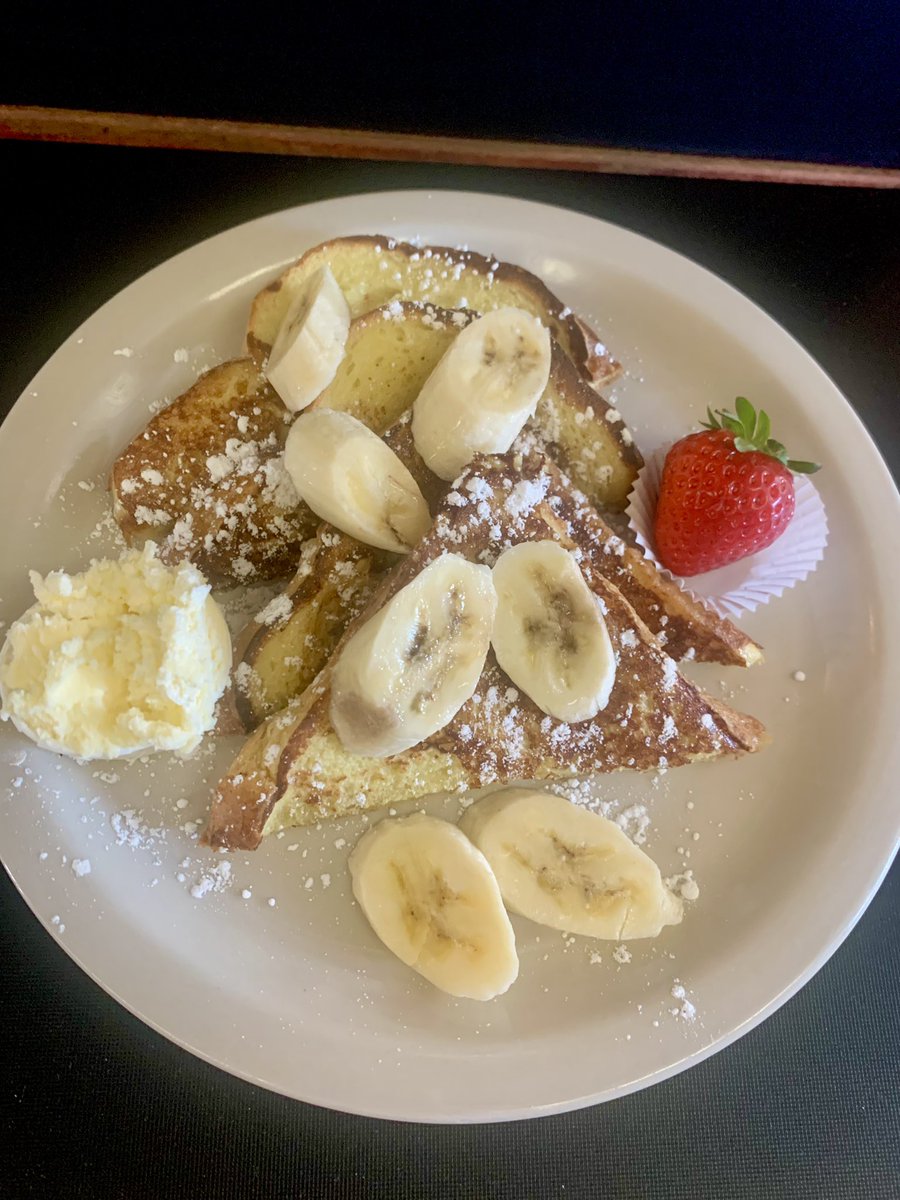 _TheDiningCar's tweet image. Wake up NE Philly! Come to “The Car” and get your Banana French Toast Fix and while you are at it, throw in a Viennese Tea Biscuit. #meetmeatthecar #loveisintheair #banana #frenchtoast