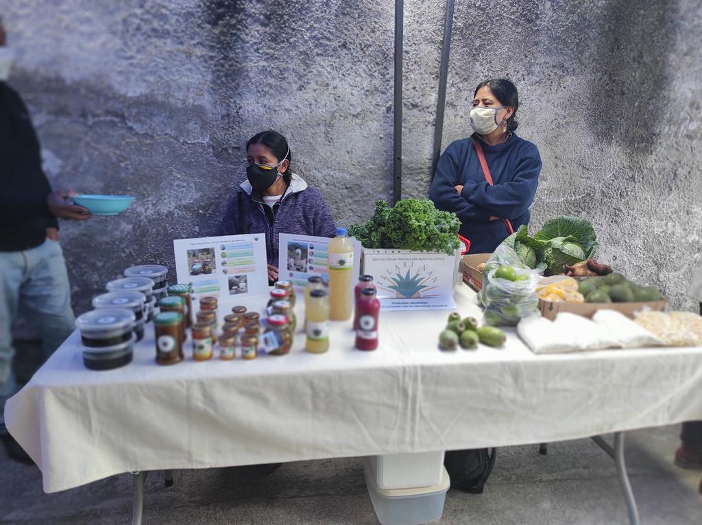 AcEcologica's tweet photo. #SoberaníaAlimentaria Ven y se parte de la feria de la interculturalidad en la casa del pueblo Kitukara en el barrio la Floresta.
Desde  ⏰08:00 am. Hasta 2:00 pm
Ven y se parte de la gran ceremonia andina a las 12:00pm.
#NoTransgenicos 
#quitosinminería 
 Los Esperamos. https://t.co/VF6Im6Dj3K