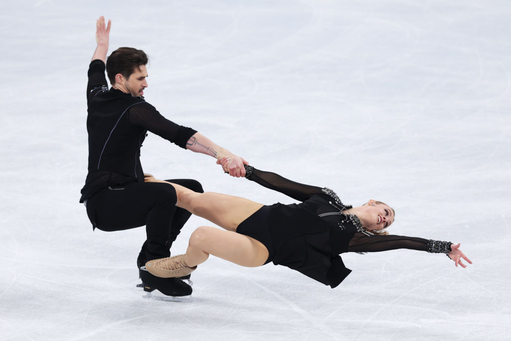 ISU_Figure's tweet photo. Adjectives from one of our followers:
Papadakis/Cizeron: sublime and unmatched.
Sinitsina/Katsapalov: excellent.
Hubbell/Donahue: fantastic (his favorite).
#FigureSkating #Beijing2022 https://t.co/zzCRETvDRx