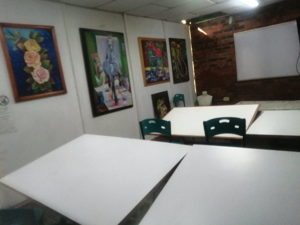 holasoyjohan_'s tweet photo. Me toco en un salón bonito https://t.co/PSZu17Gdzl