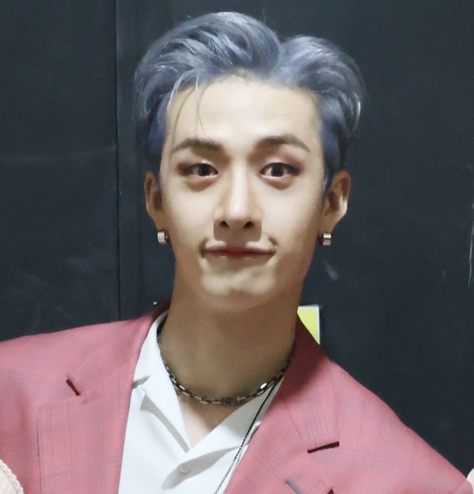 straykidsxzone's tweet photo. Es medio azul, medio gris, AMO https://t.co/cY9rqjQLe3