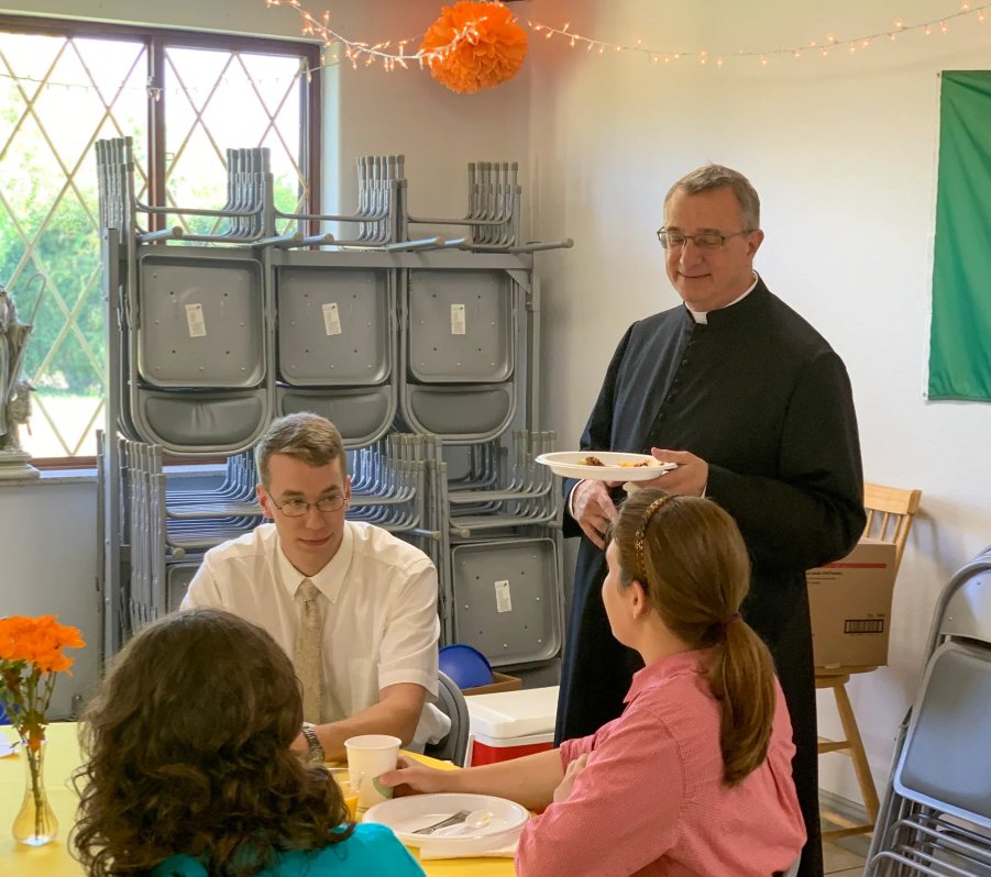 ColleenEldrach1's tweet photo. "But, I'm fairly sure I have a religious vocation!  Why would I waste time going to the YAG?"

Well, #AreYouCERTAIN that you won't have ANY chance to talk about it with a priest that weekend?

😇 Lots of past and future seminarians and nuns here. 😇

💕 https://t.co/dPtturD8fW 💕 https://t.co/Rp8uWVMupJ
