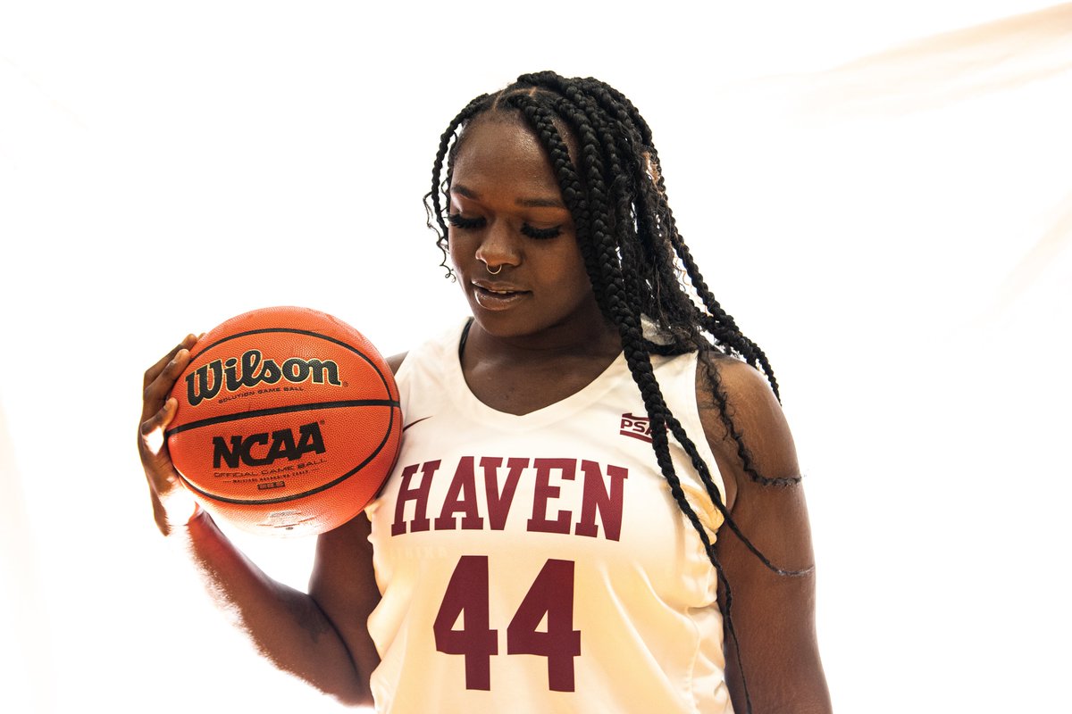 LHUWBB's tweet photo. Senior Day

These athletes deserve our applause and gratitude

Nadia Romanchock
Jaynelle Robinson
Trinity Sumrall 
Ahnera Parker

Thank you

#HavenNation https://t.co/M22CmQwMjR
