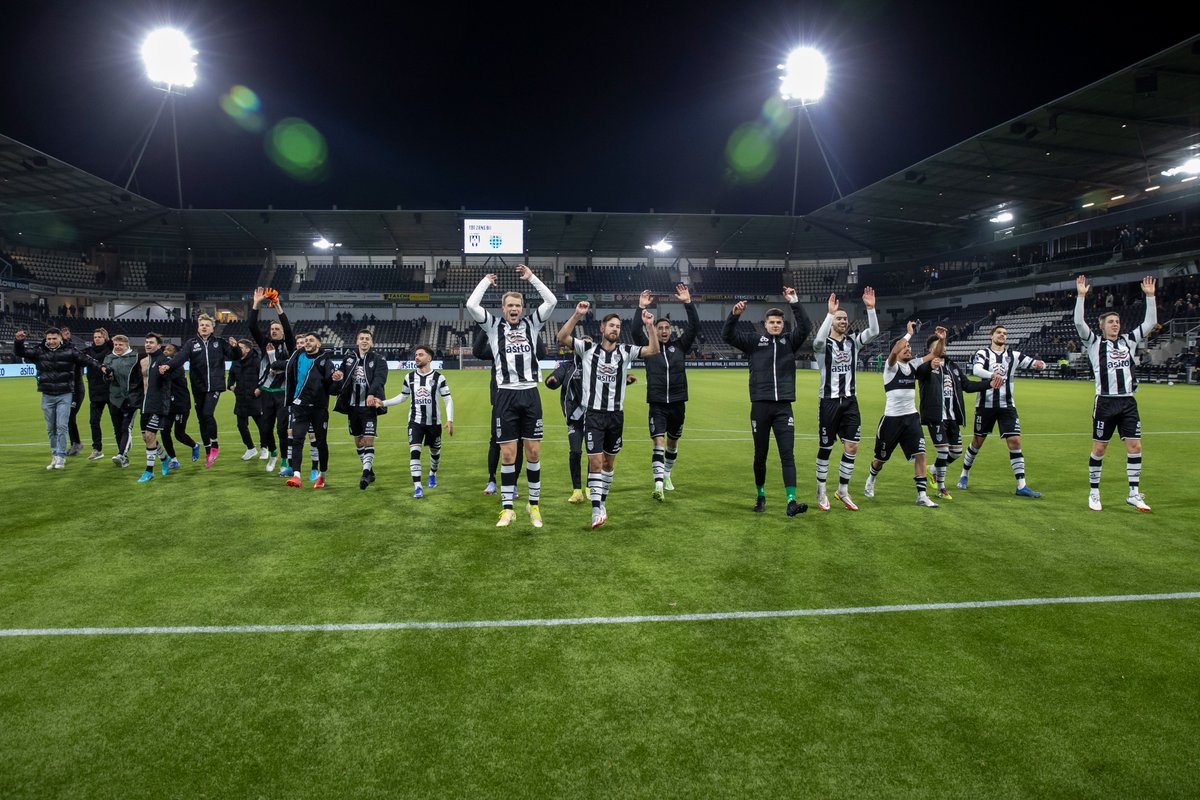 HeraclesAlmelo's tweet photo. 𝗪𝗲 𝗵𝗲𝗯𝗯𝗲𝗻 𝘃𝗮𝗻 𝗷𝘂𝗹𝗹𝗶𝗲 𝗴𝗲𝗻𝗼𝘁𝗲𝗻 𝗴𝗶𝘀𝘁𝗲𝗿𝗮𝘃𝗼𝗻𝗱! 😌💙

#herutr https://t.co/Aju6EcyaMT