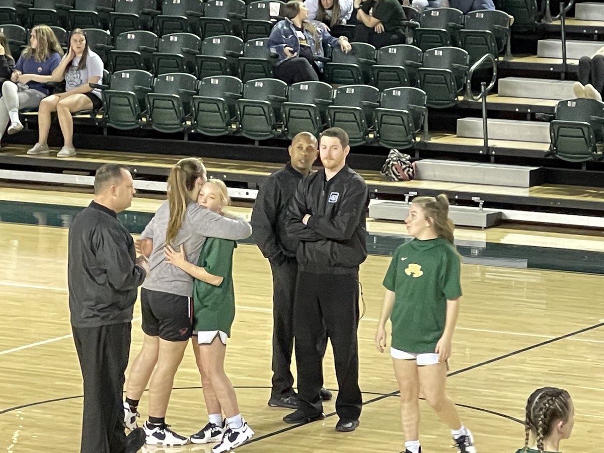 When we say the the <a href="/Shockhoops/">Shock Hoops</a> club is a family .. this is what we mean ! <a href="/graciecam_/">Gracie Campbell</a> and <a href="/moose_2022/">Halyn Carmack</a> have that bond that’ll last for years !