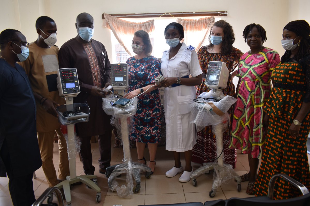 King's Sierra Leone Partnership (@kingsslp) on Twitter photo Yesterday we handed over vital signs monitoring equipment to <a href="/ConnaughtSL/">Connaught Hospital</a> as part of our Nursing for Welbodi project supported by <a href="/BurdettTrust/">Burdett Trust đź’™</a> and <a href="/kchnleague/">Kings College Hospital Nurses League</a>. This equipment is being provided alongside education and training in #partnership with our colleagues in the hospital Yesterday we handed over vital signs monitoring equipment to <a href="/ConnaughtSL/">Connaught Hospital</a> as part of our Nursing for Welbodi project supported by <a href="/BurdettTrust/">Burdett Trust đź’™</a> and <a href="/kchnleague/">Kings College Hospital Nurses League</a>. This equipment is being provided alongside education and training in #partnership with our colleagues in the hospital
