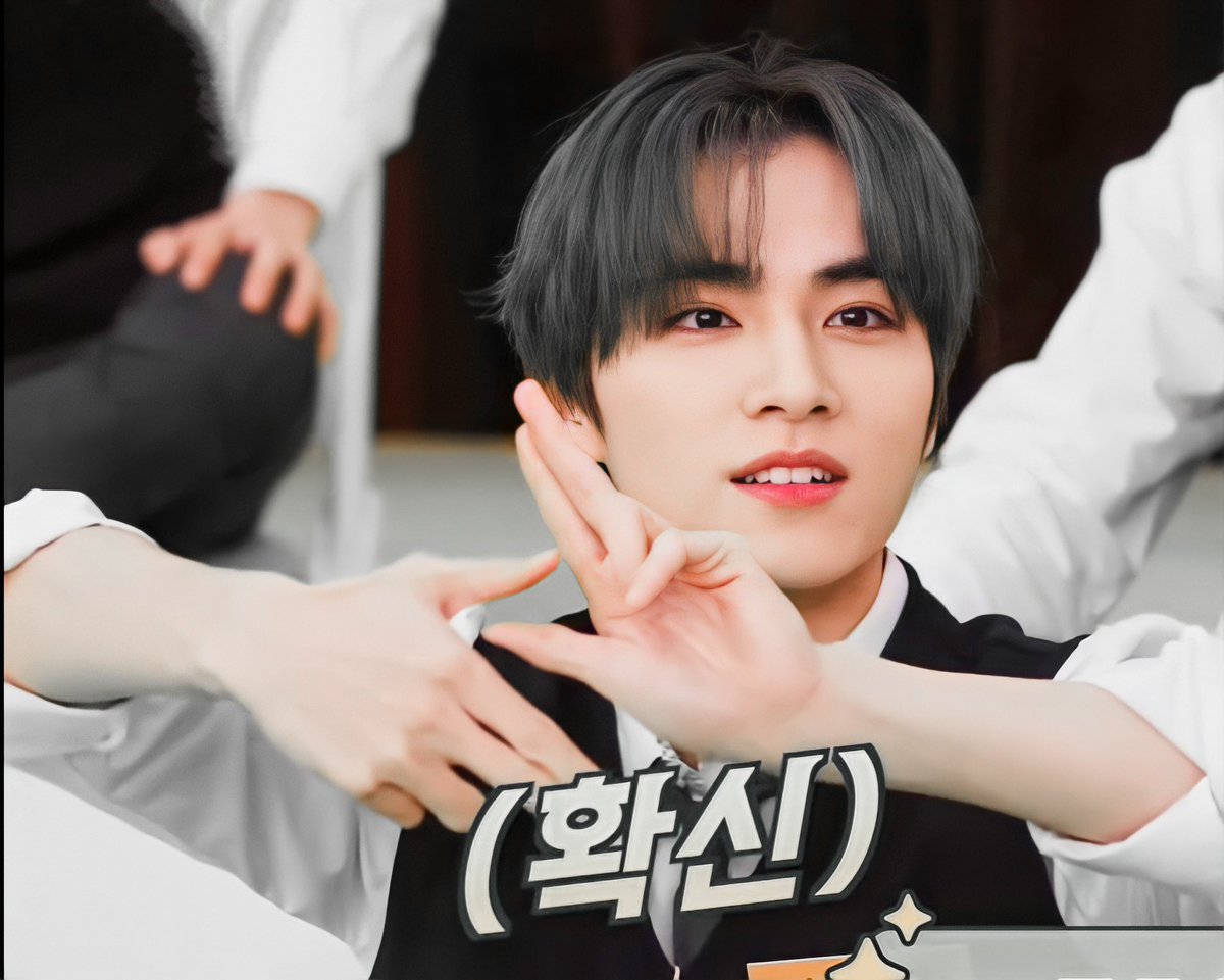 XIAOJUNLOOKS's tweet photo. https://t.co/UoCcsjTdYP