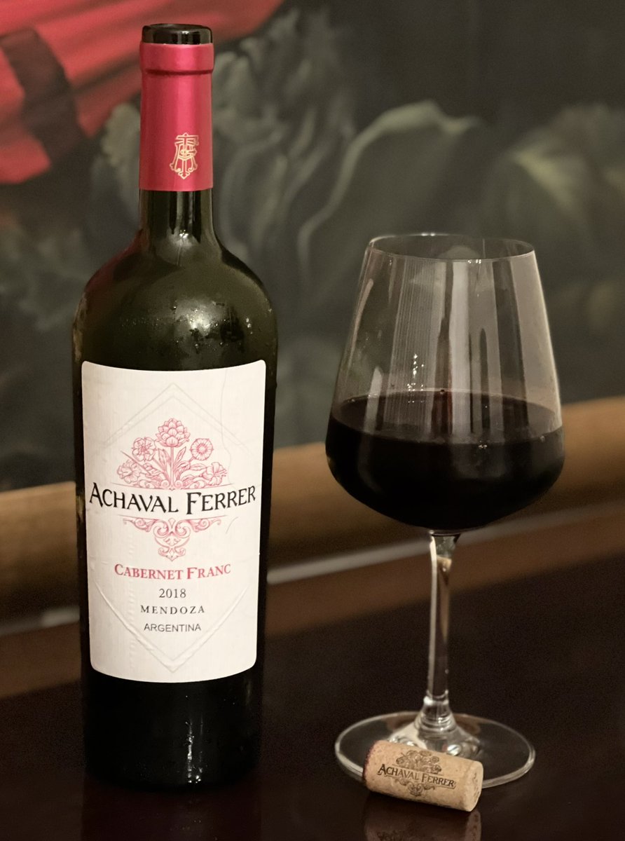 Work out all Week to earn a Glass of Wine the weekend ! 
🍷👌🏽♥️
#AchavalFerrer 
#Malbac
#Handpicked 
#DriedCherries 
#MediumSweet 
#MediumTannins 
@Silvaback7