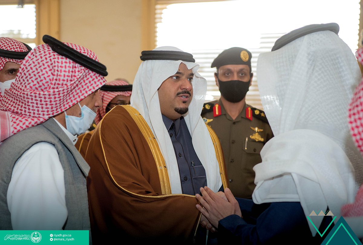 emara_alriyadh's tweet photo. سمو نائب أمير منطقة #الرياض يؤدي صلاة الميت على نايف بن هندي بن ناصر بن حميد - رحمه الله - 

https://t.co/uS0Bp7iCvn

#إمارة_الرياض https://t.co/sQvlo2yGQL