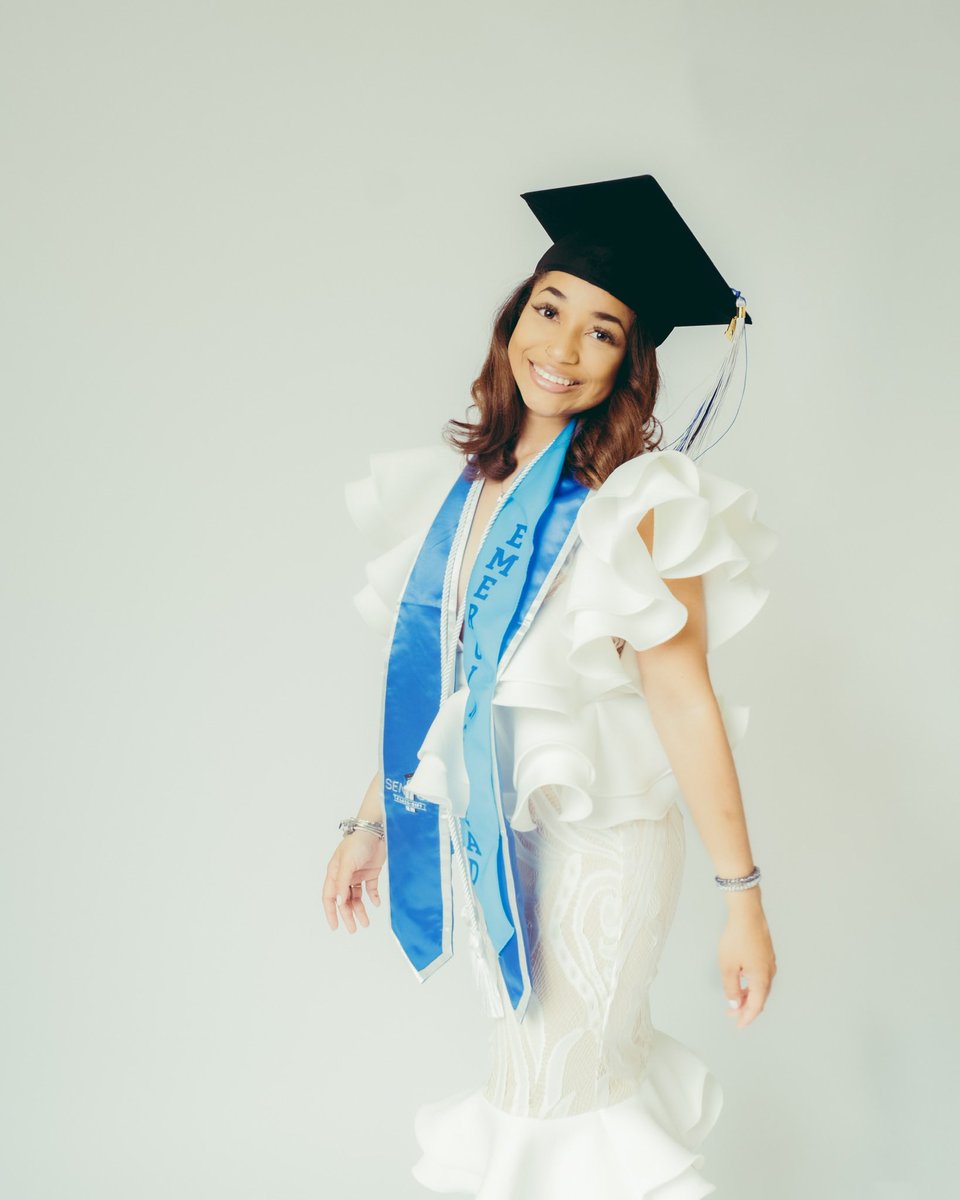 I be neglecting the twitt… I graduated in December tho.📜