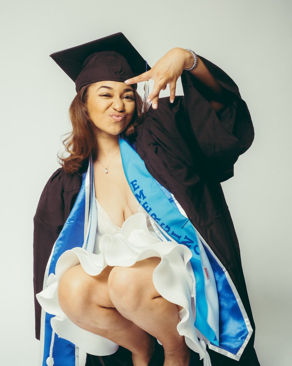 makaylaelisec's tweet photo. I be neglecting the twitt… I graduated in December tho.📜 https://t.co/VCyFtDRmmf