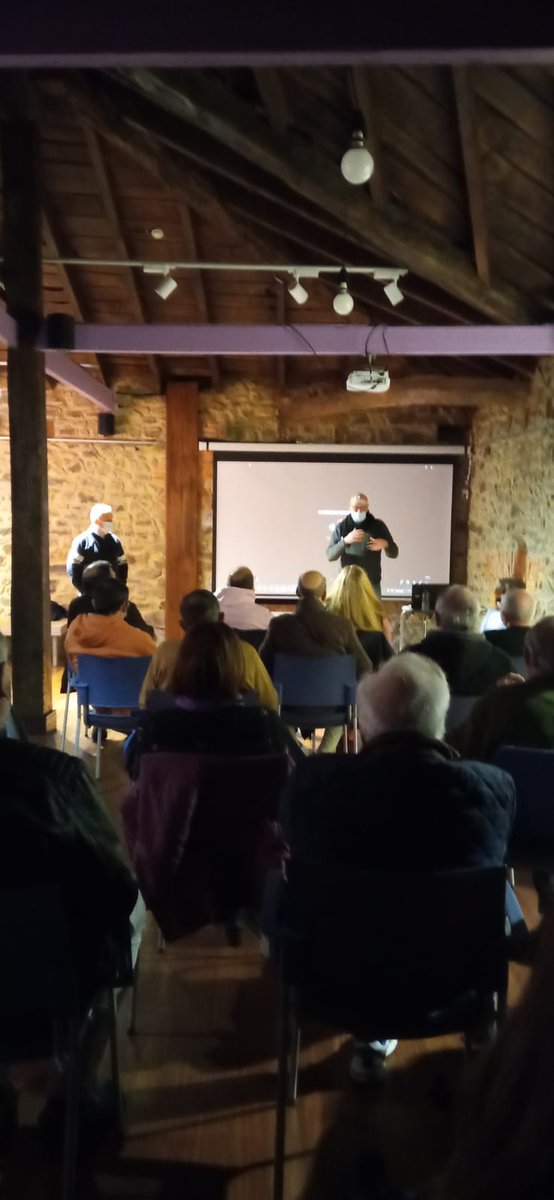 Nuevo aforo completo para ver nuestro documental #Monopolia, esta vez en la proyección realizada en #Karrantza Próxima parada: Bakio.