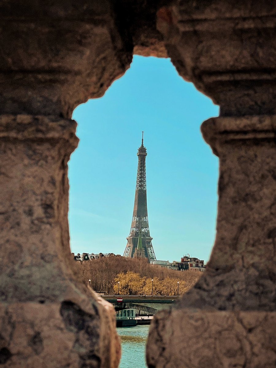 GM ☀️ @LaTourEiffel 🗼
.
#EiffelTower #EiffelinLove #NFT #NFTs #NFTCommunity #Paris #photography