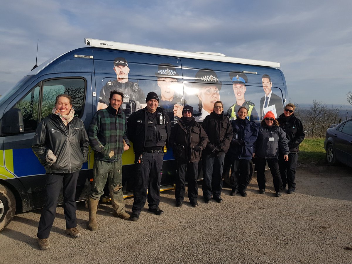 What do the RCT, @EastbourneBC officers, @NFUSussexSurrey farmers, @sdnpa rangers & @EastbournePol have in common?

We are all up at Butts Brow today at #Eastbourne today engaging with dog walkers and discussing the effects of #LivestockWorrying.

Come & say hi 🖐

CL393