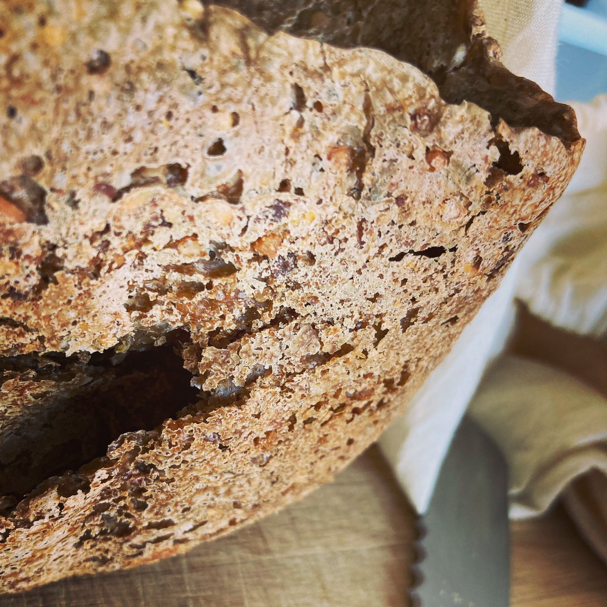 Johny_Pony's tweet image. Not perfect, yet such great taste.
#selfmadebread