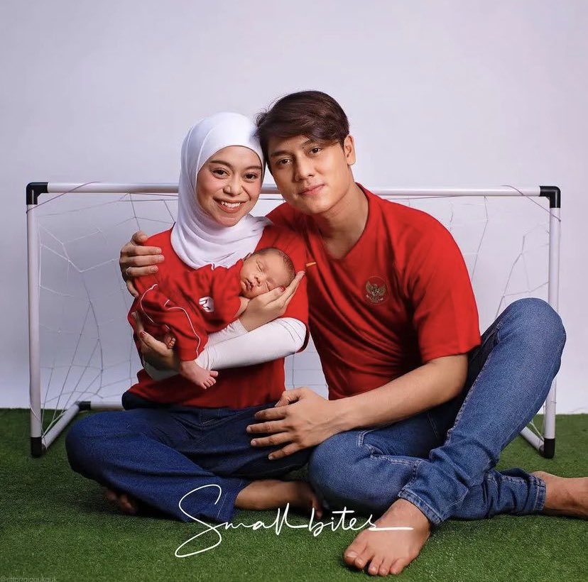 NNgatli's tweet photo. Get ready gaisss...Yukkk kita nobar di @Indosiar jam 20.00 wib ya..Bismillah 🤲❤❤❤ #leslarfamilydikissAwards https://t.co/G67RQBAR7o