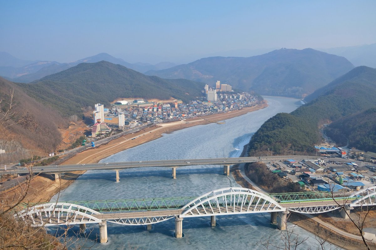 ChrisAstro's tweet photo. Great view from the top of the Mancheonha Skywalk! π°π·ποΈ
https://t.co/dNtf5CLsvr #SouthKorea #exploreROK #Korea #exploreKorea #travel #MancheonhaSkywalk https://t.co/wHerDIXJGN