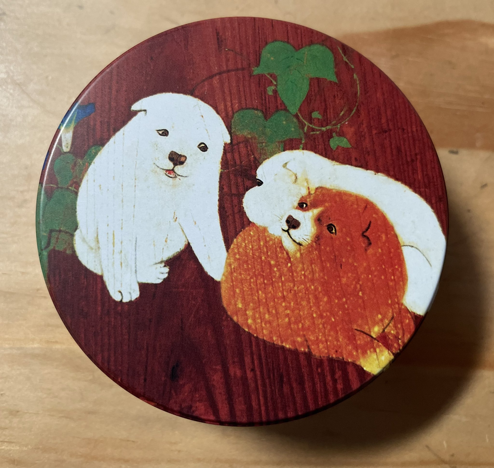 しろろ 姉から円山応挙の子犬が可愛いすぎるゴンチャロフのチョコレートが届きました ぐぬぬ 私の好みを知り尽くされておる 有難くいただきます 白い子犬 赤ちゃんの時のちゃくこに似ている T Co Zziookvody Twitter