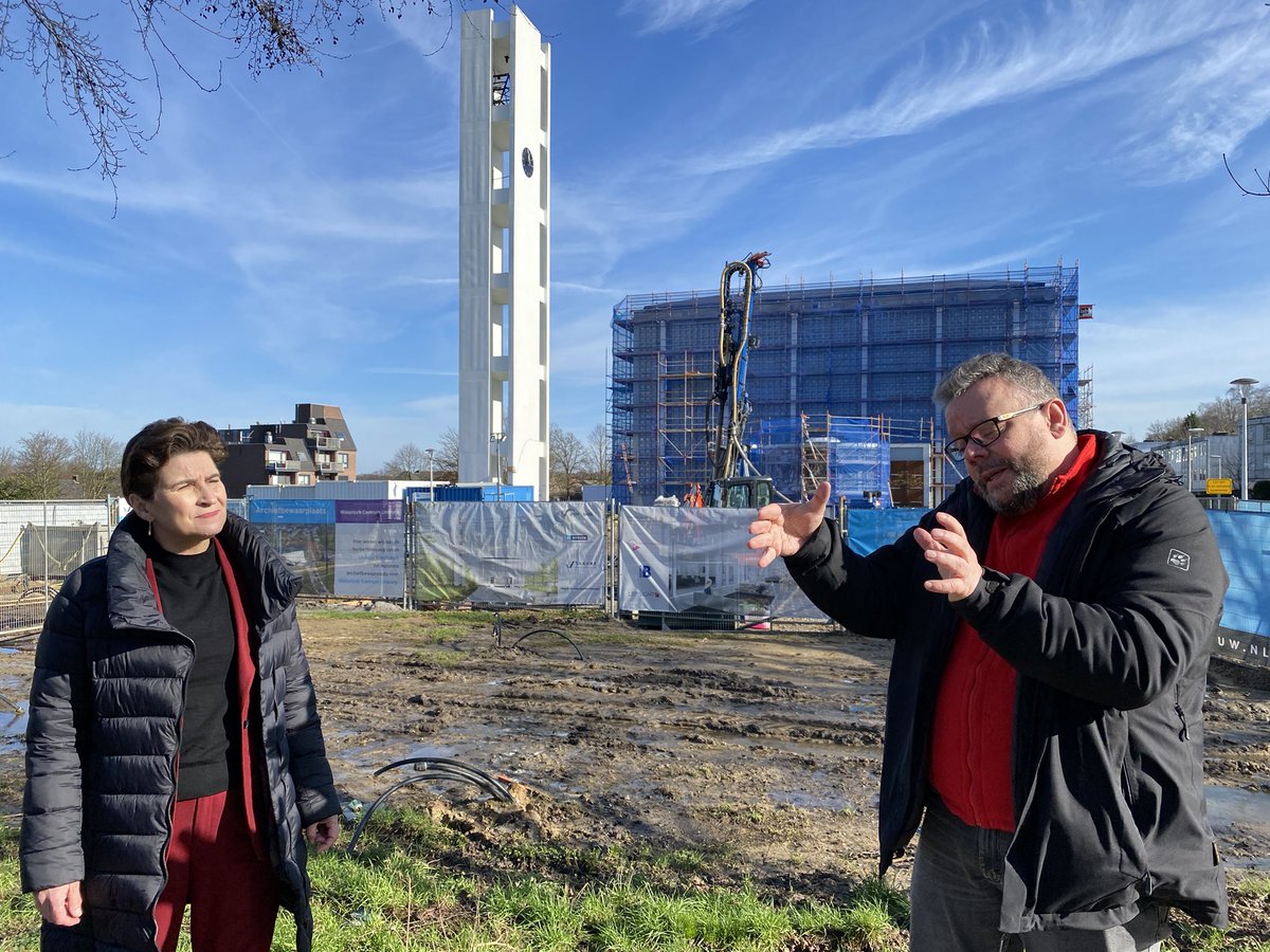 De woorden van het kunstwerk: “In het hart van elke winter, leeft een trillende lente.”