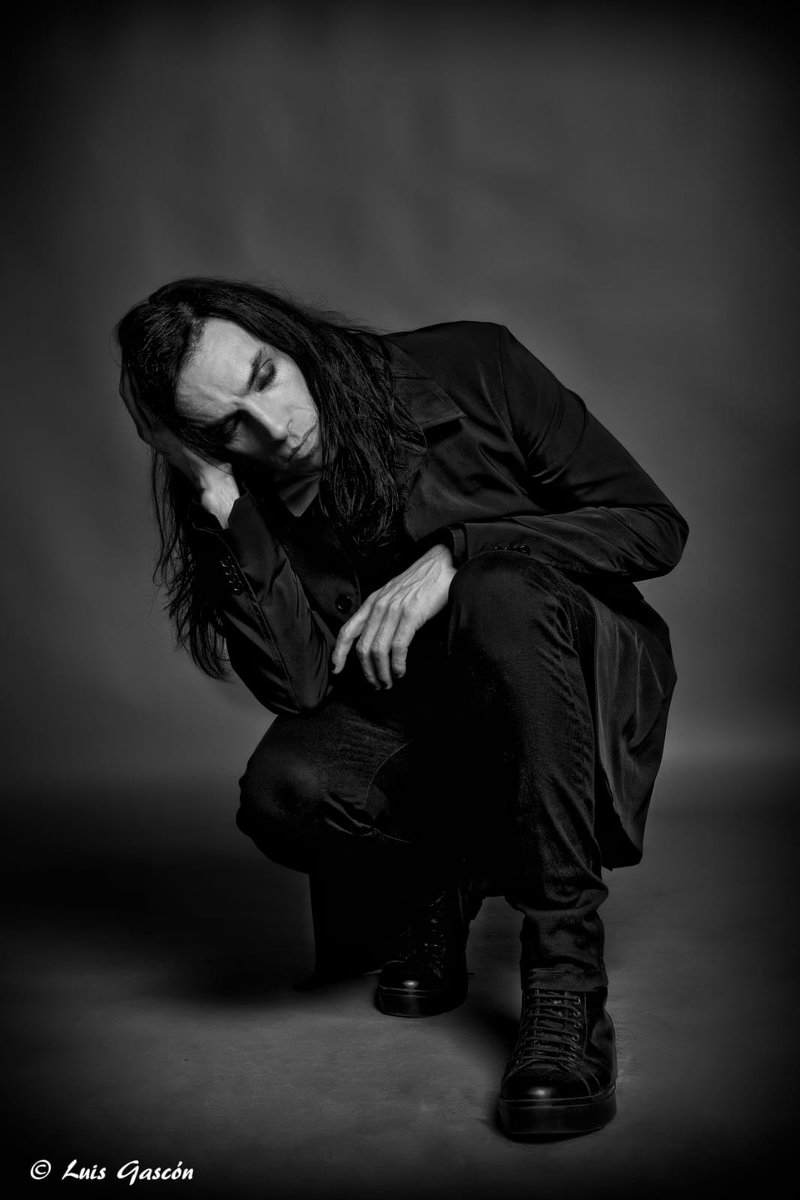 💥 NUEVO SINGLE 💥
C͎u͎e͎r͎p͎o͎s͎ ͎f͎l͎o͎t͎a͎n͎t͎e͎s͎ feat. @mortioficial //18 de Febrero//
En este nuevo single colabora un artistazo que admiramos desde el <a href="/FHBOficial/">FantásticoHombreBala</a>,#Exmundus,#Bushido,#Skizoo,@inmuneband.Nos sentimos muy afortunados! Esperamos que lo disfrutéis!
📷LuísGascón