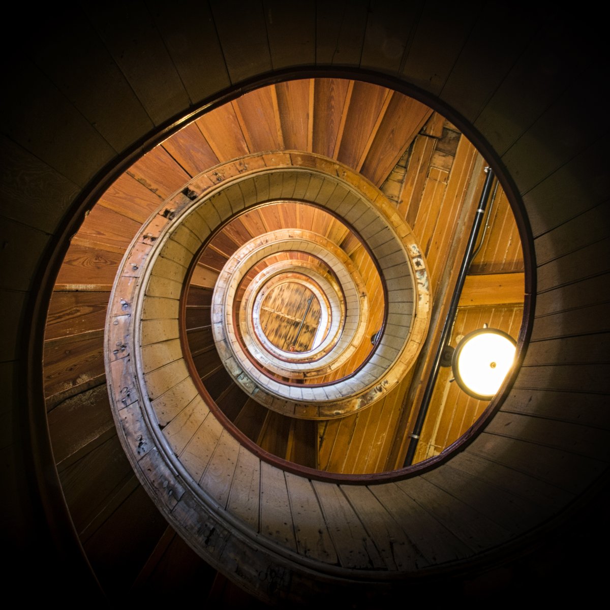 EightCattails's tweet image. #wannalancitmill #lowell #lowellma #massachusetts #history #staircase #wood #fineartphotography