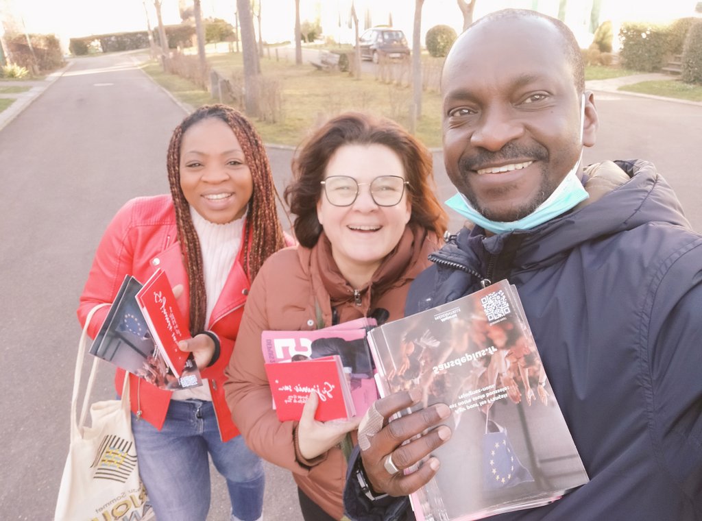 mgarry14's tweet image. Voter c'est écrire l'Histoire! 
Séance de boitage ce matin à @villederueil pour rappeler aux rueillois d'être acteurs de l'histoire en allant massivement voter📥
Notre choix est fait
👉@EmmanuelMacron
#Macron2022 
#Elysee2022 
#5ansdeplus 
#avecvous2022