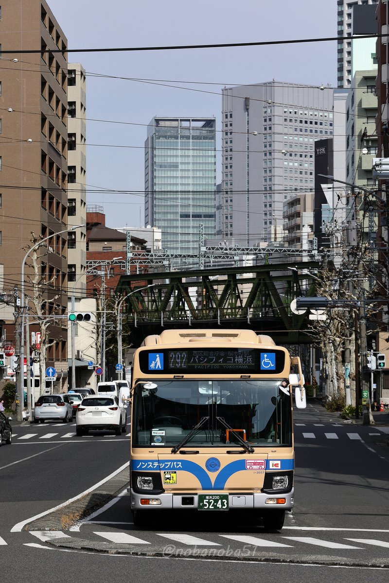 2022.2 横浜市営バス 1-3557 フルカラーLEDが292系統に。天気が