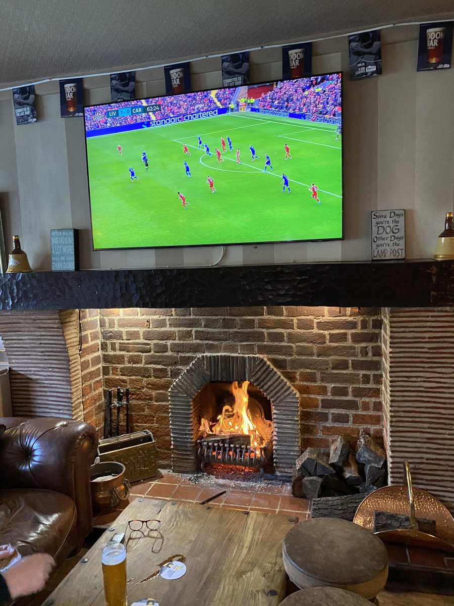 Prosecconights1's tweet photo. @SixNationsRugby #today #scotlandrugby #WalesRugby 2.15pm #France #Ireland 4.45pm @CricketersGfd  #SUNDAY #EnglandRugby #Italy 3pm @CricketersGfd #gorgeous #sundayRoasts @GuildfordTIC #realfire #RealAle @perfectDay https://t.co/y2t5RLeJ0M