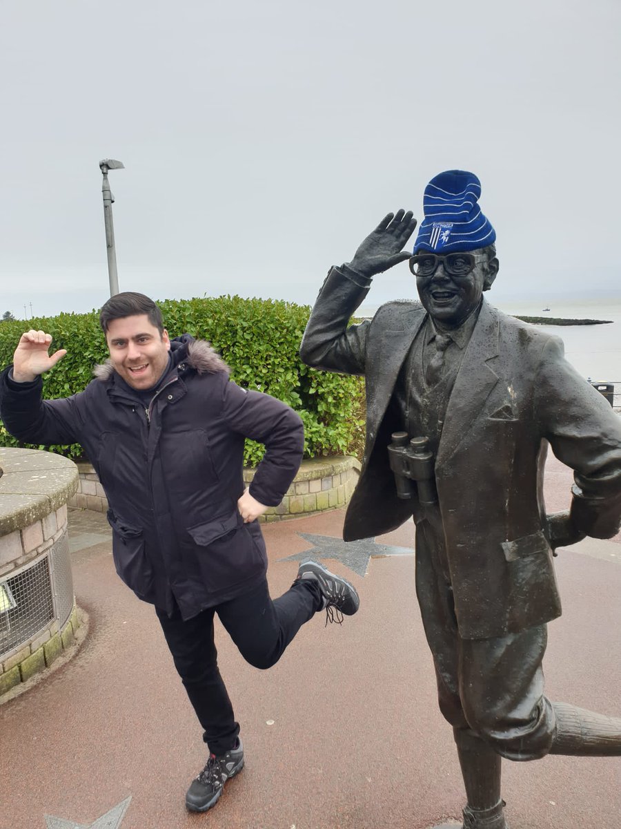 IstanbulTim's tweet image. Who knew Eric was a #gills fan 🤣