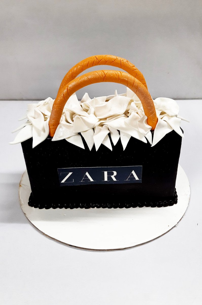 MakeMakerCakes1's tweet photo. #makemakercakes #Zara #zarabag #zaradesigncake #birthdaycake #cakedecoratingidea #cakes #cakedesign #caketutorial https://t.co/LEDmI0wvCt