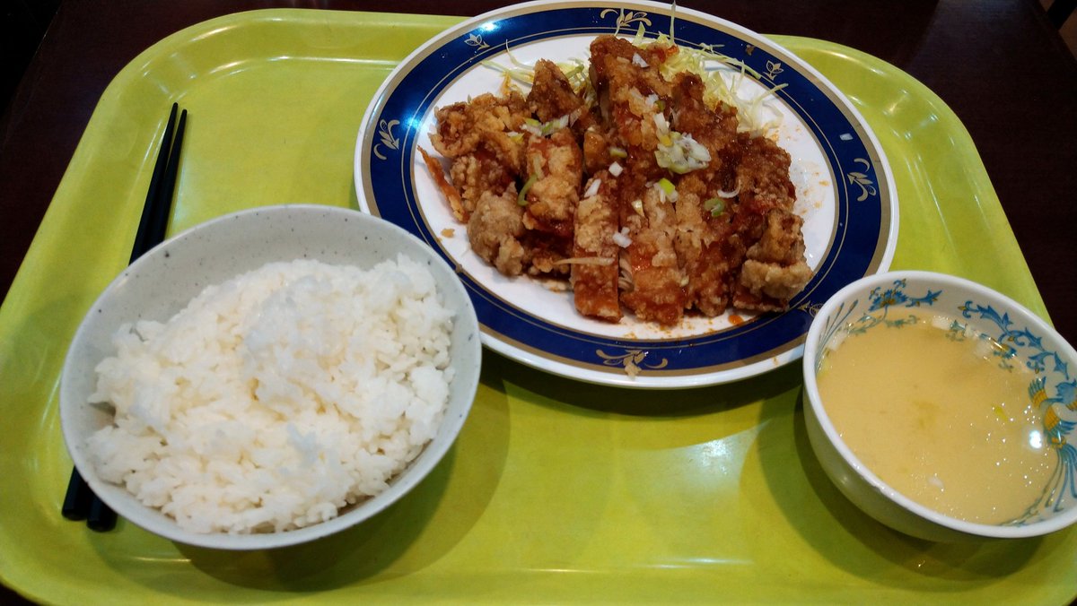 d_yama354's tweet photo. 昨日、お昼を食べずに(午前中の用事が長引き食べる暇が無かった🤣) #dateapps2022 を観に行ったもんだから18時で終了後めちゃ腹が空いたので😵急遽また北京餃子で晩ご飯🍚昨日は油淋鶏定食を頂きました😋🐓w
#北京餃子
#フォーラス地下2階
#晩ご飯
#油淋鶏 #定食
#安い #美味しい #お腹いっぱい #笑 https://t.co/siaEk9t0Wm