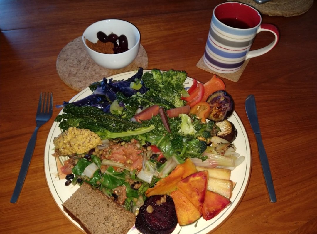 SUBMISSION 18 from <a href="/LadyP2transform/">Lady Dawnecia Palmer</a> 

2/10 

Some nice-ish veg but this plate is in a state of crisis, struggling with multiple identities.The banana bread/meatloaf looks unforgivably dry &amp; I'm concerned by panicked addition of what looks like choc fondant. Chaos &amp; turmoil
#vegan