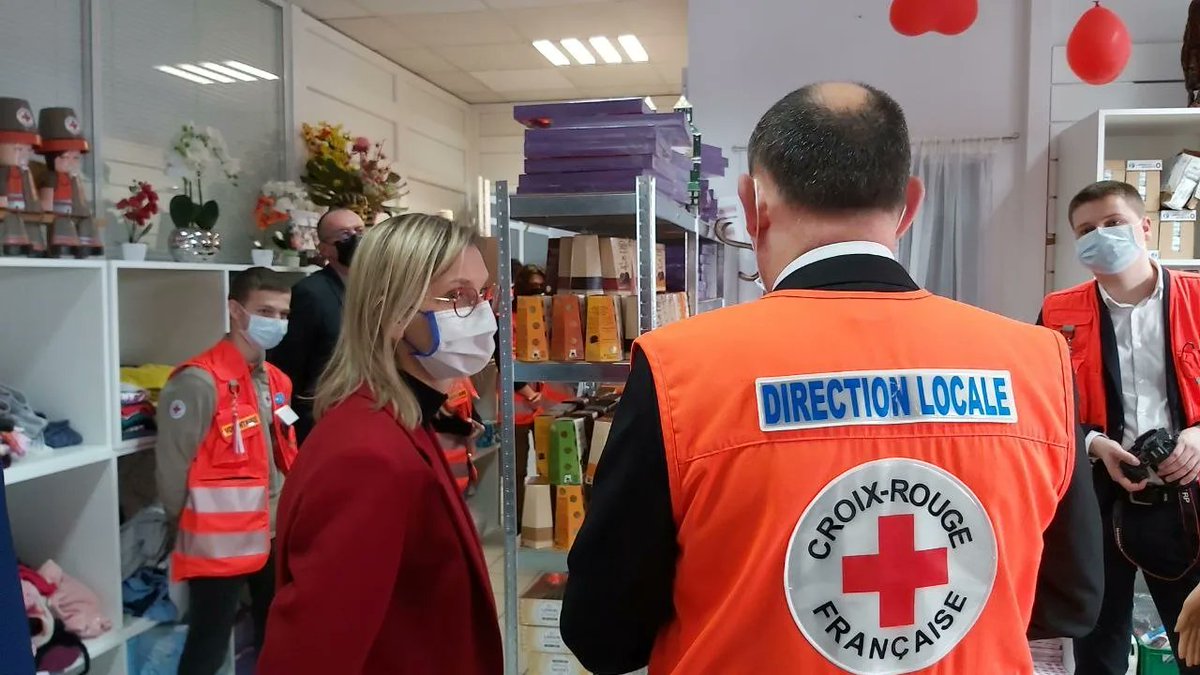 AgnesRunacher's tweet photo. Merci aux équipes de l'antenne lensoise de la @CroixRouge pour leur accueil et pour leur engagement de chaque instant au service de nos concitoyens dans le besoin. https://t.co/bHIRR3GF56