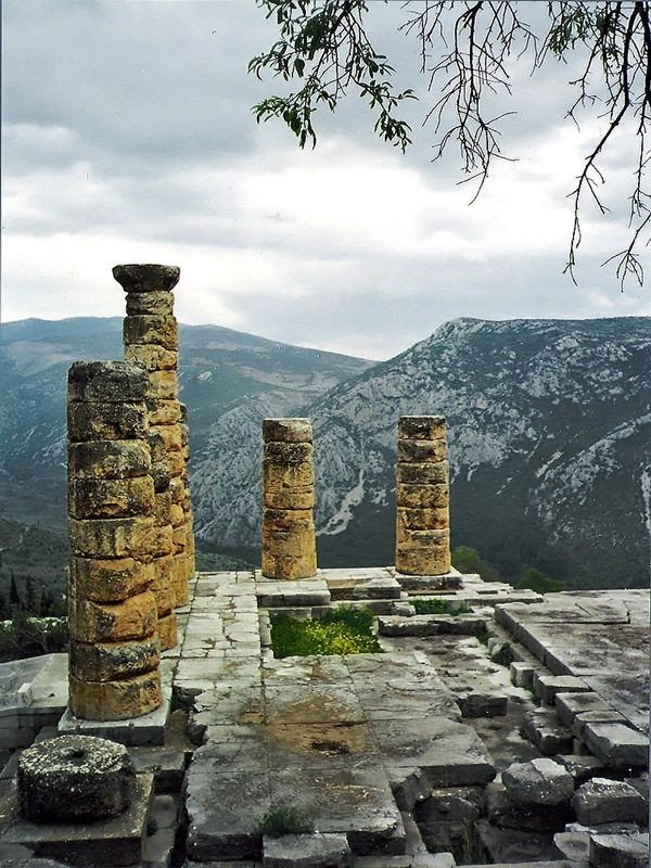 🏛 Columns of the temple of Apollo, Delphi, Greece.