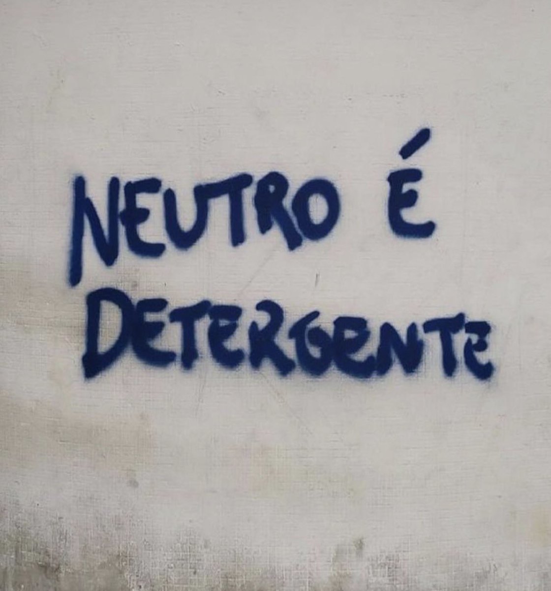 inesmorsantos's tweet photo. Ser neutro em casos de agressão contra a mulher é ser cúmplice do agressor. https://t.co/cxdbae4vGM