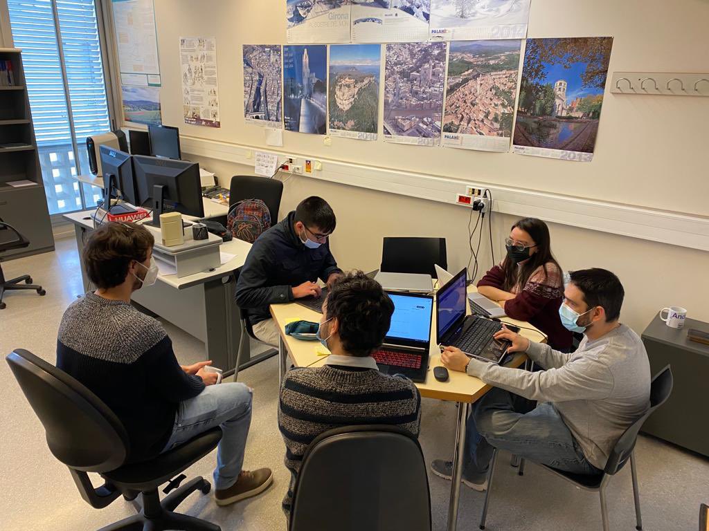 UdGPolitecnica's tweet photo. Avui #hackathonMCD @udgmasters si veieu que surt fum del PIV de la @UdGPolitecnica no patiu! Hi ha 3 grups desenvolupant #programari per combatre el #ClimateCrisis. https://t.co/3TKcJJeVrX