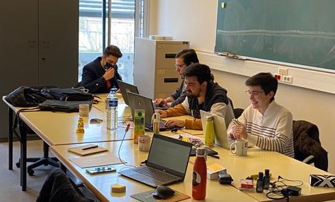 UdGPolitecnica's tweet photo. Avui #hackathonMCD @udgmasters si veieu que surt fum del PIV de la @UdGPolitecnica no patiu! Hi ha 3 grups desenvolupant #programari per combatre el #ClimateCrisis. https://t.co/3TKcJJeVrX