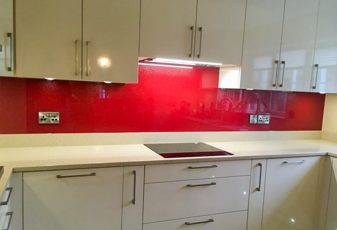 This kitchen is ready for date night! 💖

Our new splashback installation made our client's kitchen stand out! ✨

For more info, send us a DM or visit us at our showroom! 👇⠀
📍Crookham Rd, Fleet GU51 5DJ

#datenight #valentinesdinner #fleet