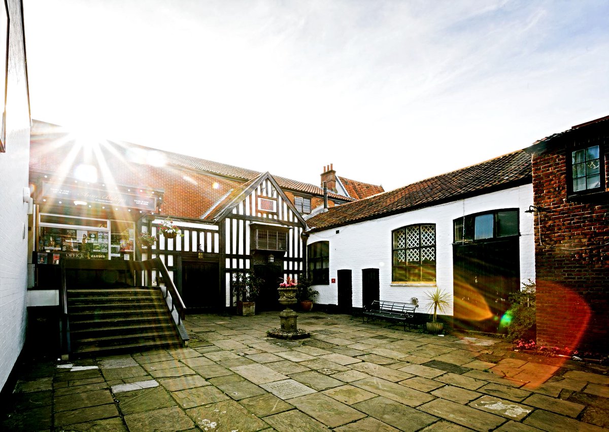 Maddermarket's tweet image. Did you know? 🤔

Historically, madder plants were cultivated for a red dye, which could be obtained from the ground-up roots. It is thought that our site once hosted a market that sold this dye to the Dutch weavers (aka "the Norwich Strangers").

#funfactsaturdays