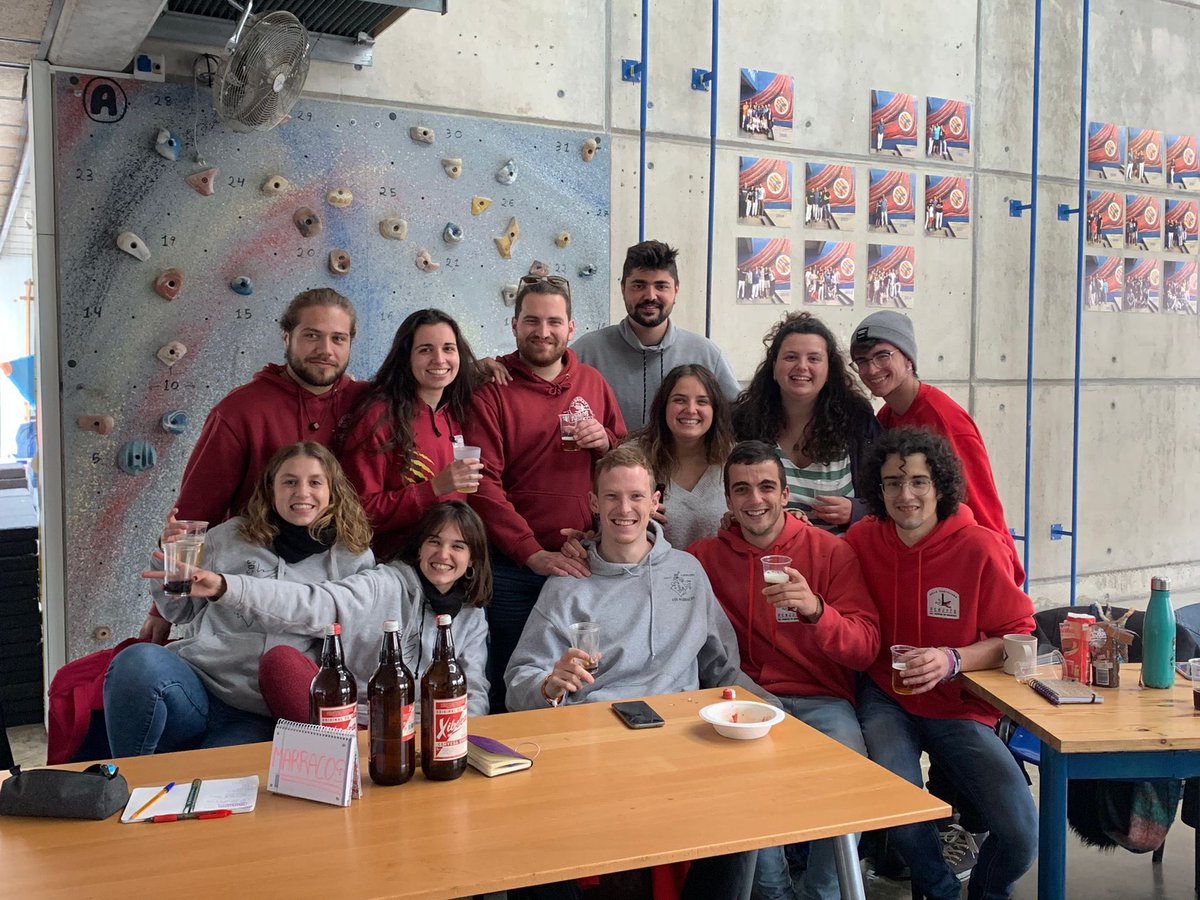 OnaPv's tweet photo. Colles de l’Eix😍 quina temporada més xula que ens estem marcant!!! @xoriguersudg @losmarracosudl @EmboiratsUvic @penjatsdelcm  #manairesfacts https://t.co/xguF2ft4BM