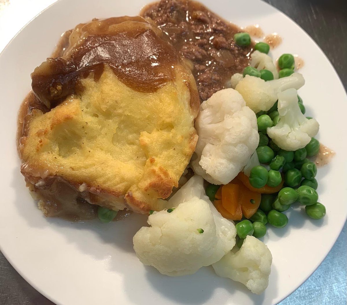 MerlysKitchen's tweet photo. Thank you to everyone who came to the community centre last night to join us for a hot meal. See you next week 😊

#food #community #foodstagram #cottagepie #friyay #friday #communitykitchen #healthy #healthyeating #followforfollowback #meals https://t.co/BHDf1gZFGS