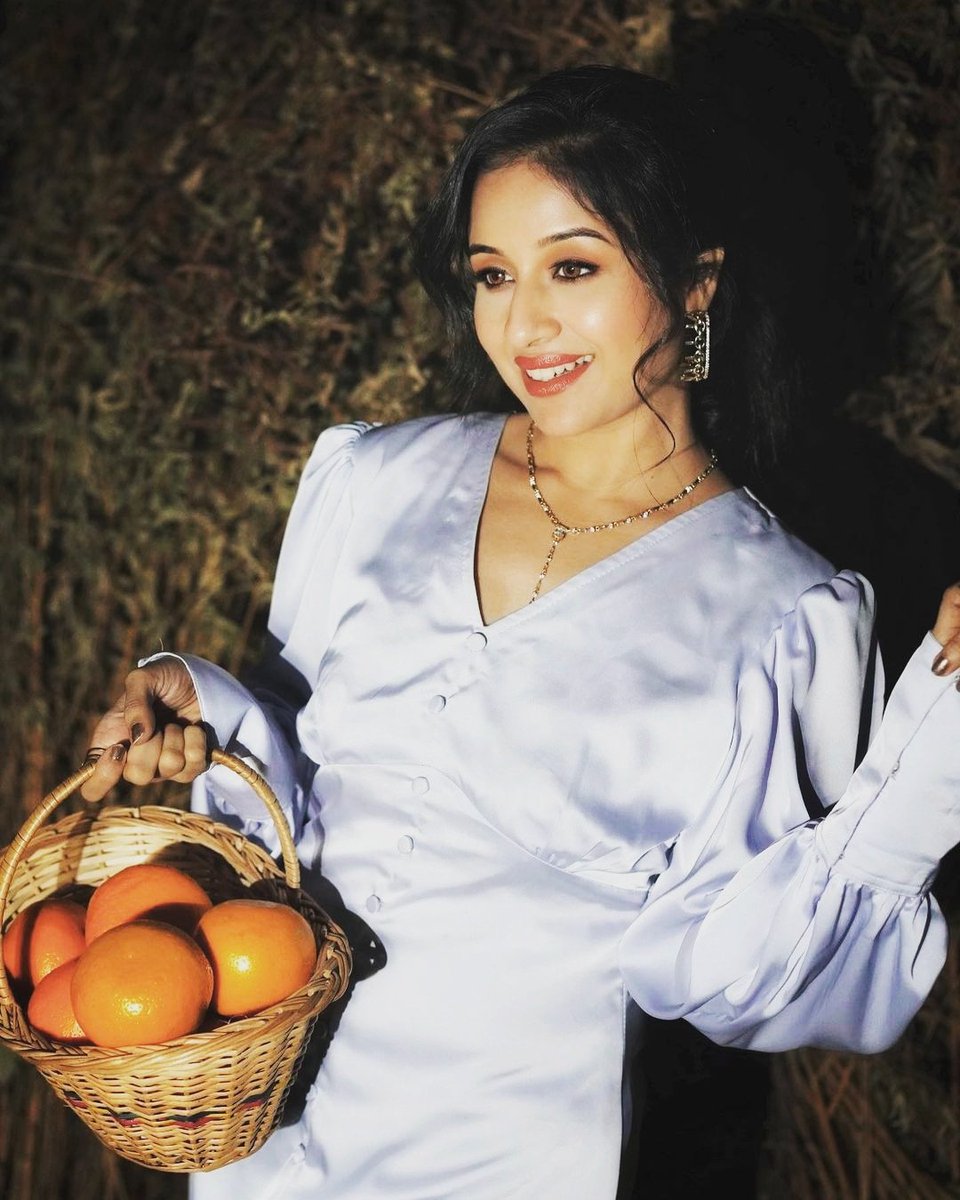ParidhiSharma_W's tweet photo. Spread Happiness ❤️❤️❤️Shine in the dark...
#paridhisharma #Jodhaakabr #Patialababes #CKMDK #ChikooKiMummyDurrKei @paridhiofficial https://t.co/BWsnl9jVy4