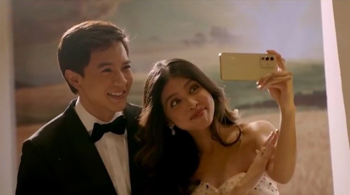 If you saw this tweet reply "SALAMAT VIVO" together with our hashtag and tagline below.

#ALDUBatADNforVivoPH
MAINExALDEN VlogWithStyle