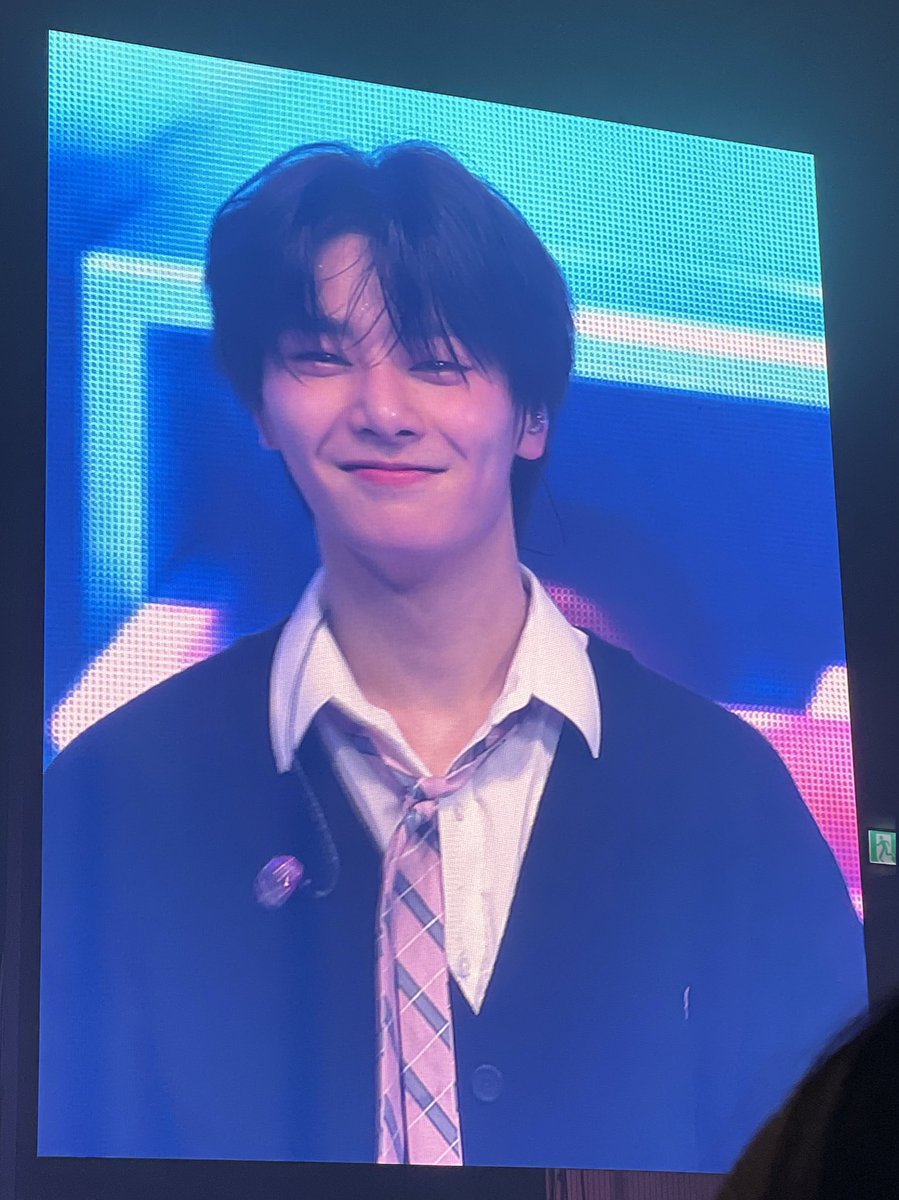 jeonglixsource's tweet photo. jeongin’s precious smile ㅠㅠ https://t.co/fNpzuo7M0t
