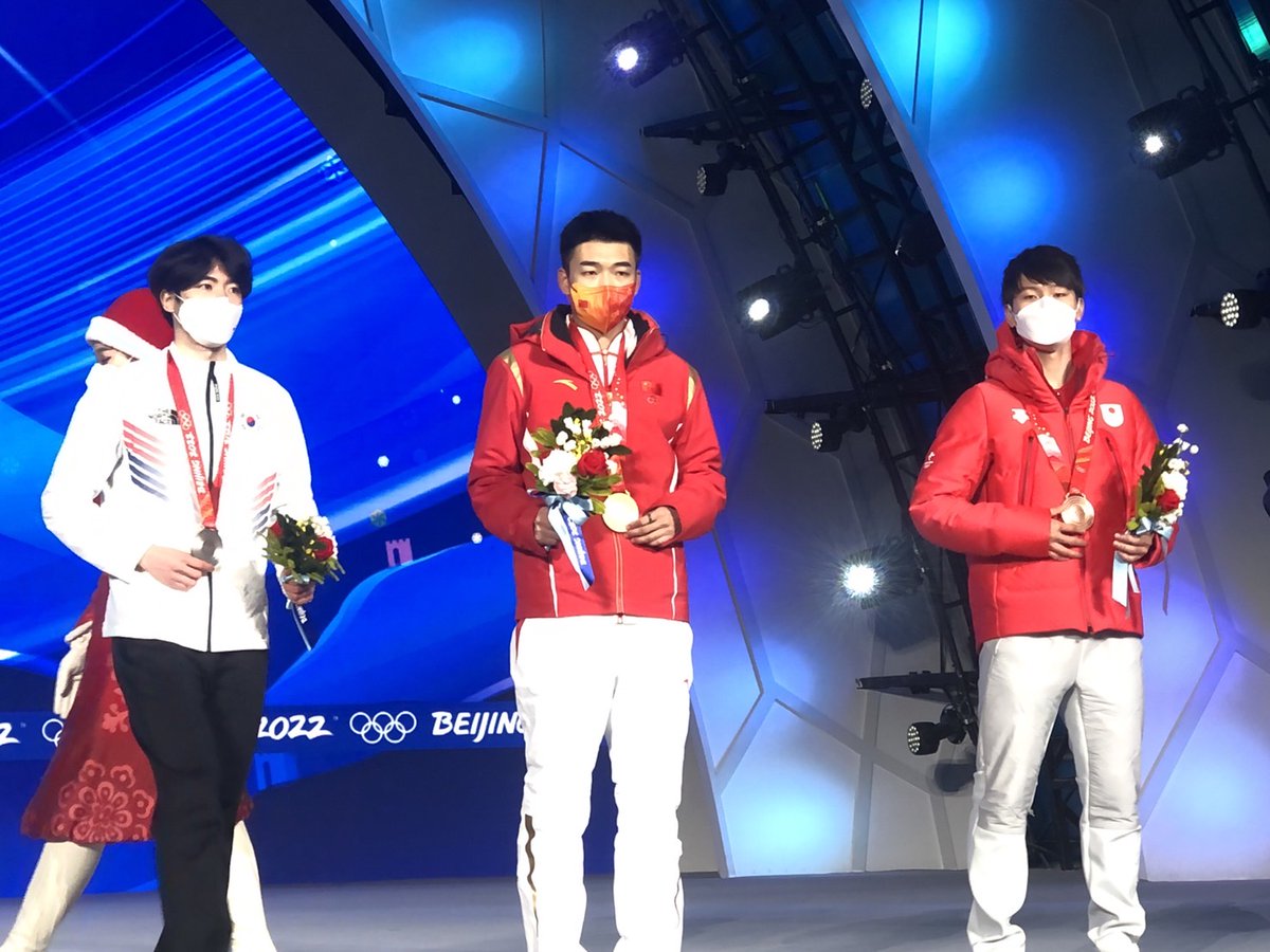 skatingjapan's tweet photo. 北京オリンピック #スピードスケート 男子500mのメダルセレモニーが行われました
#TEAMJAPAN #Beijing2022 #SpeedSkating #森重航 #WataruMORISHIGE https://t.co/lFR6leEo63