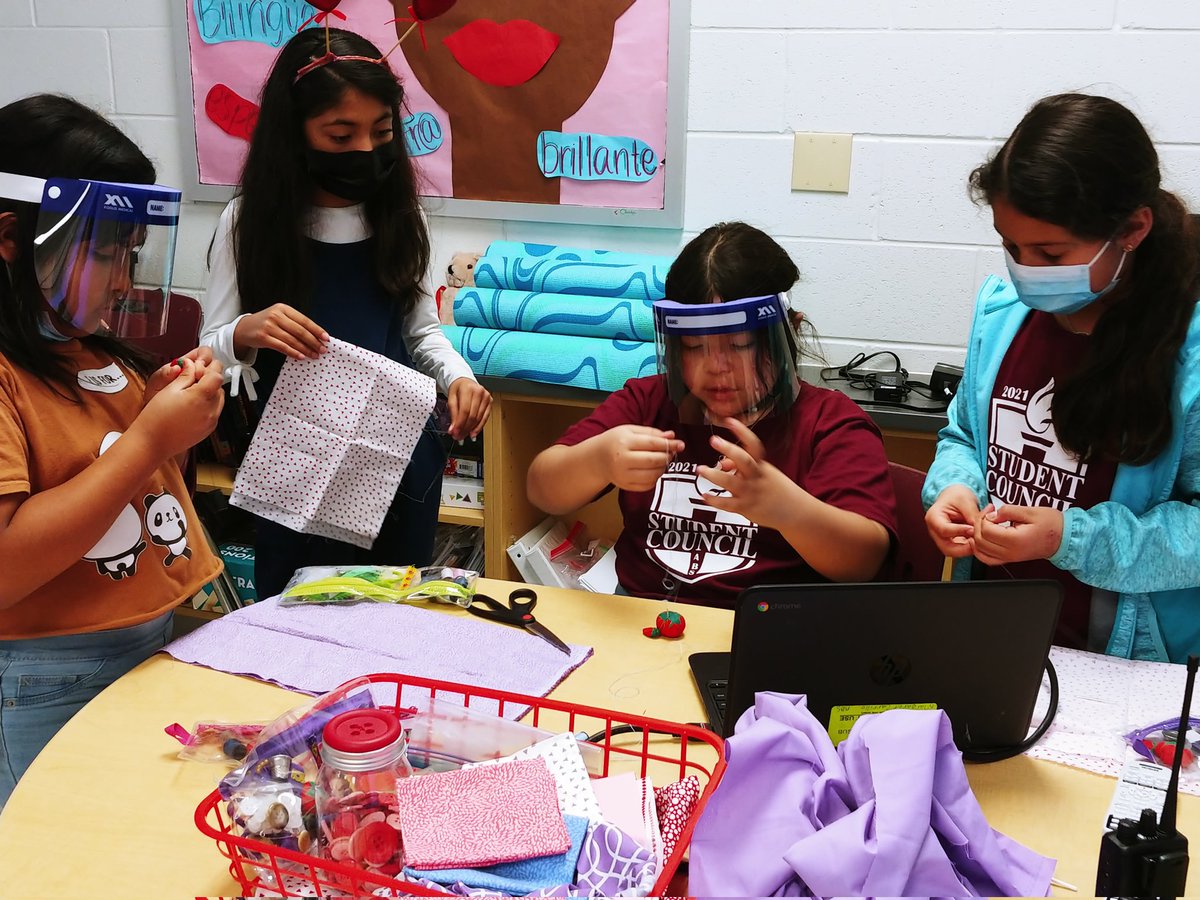 The sewing club did a great job with the sewing machines at Strawn Elementary ACE. We even had a few new additions to the club and our senior sewist (sitting) taught them the basics.
#LoveMyLISD #somoslosabslions
