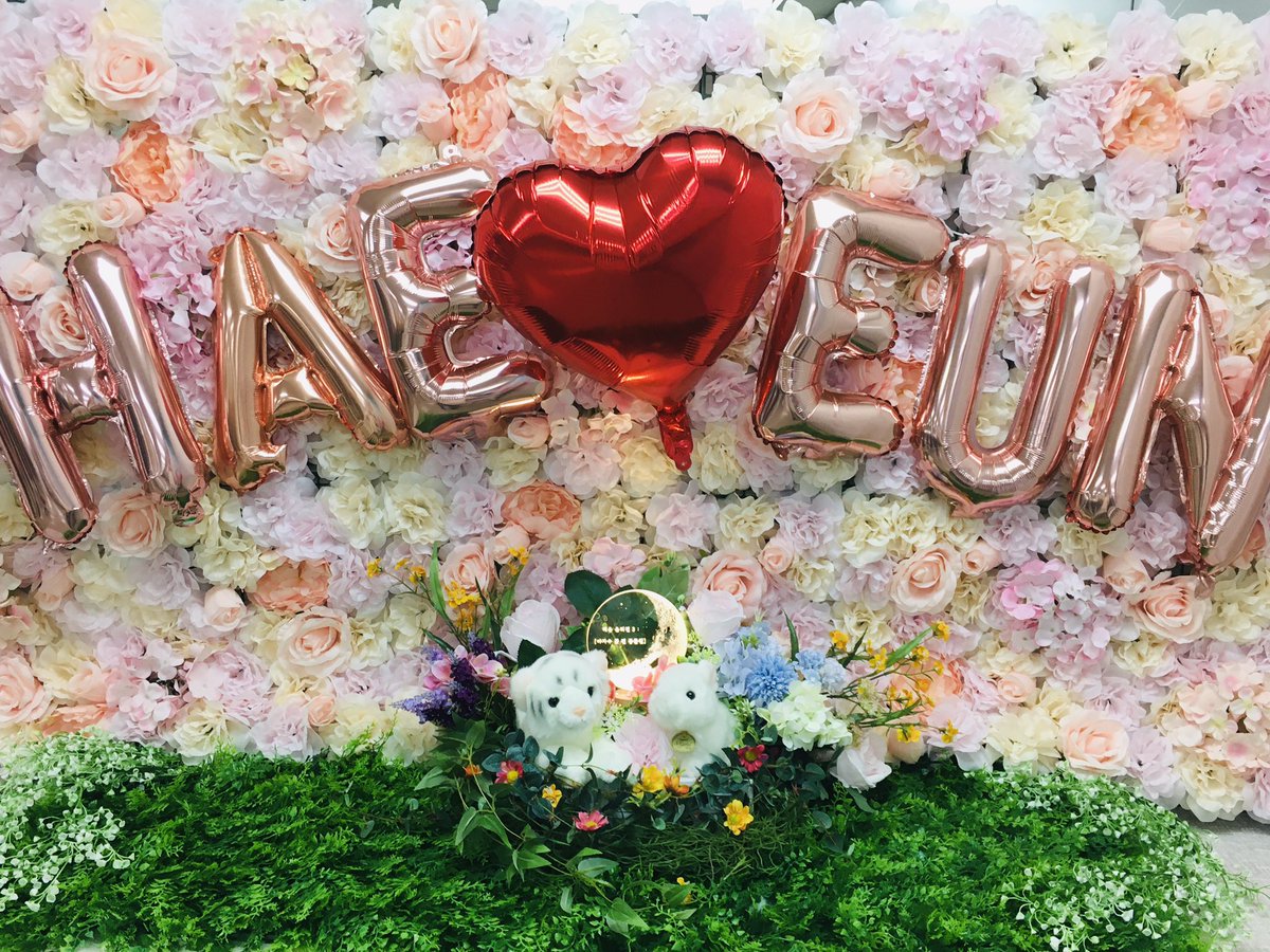 nannananan3's tweet photo. 🥰🥰이번에 포스터와 키링 협력했던 김촥입니다🙇🏻‍♀️ 매번 참가할때마다 항상 좋게 봐주셔서 너무너무 감사드려요..!! 행사도 이런 행사가 다 있을까 데코 간식바 커피차 화환 그저 레전드👍👍 주최님스텝님들 모든 참관객분들 모두 수고하셨어요❗❗
ヾ(◍´▿`◍)ﾉﾞ https://t.co/opYWxb7anf