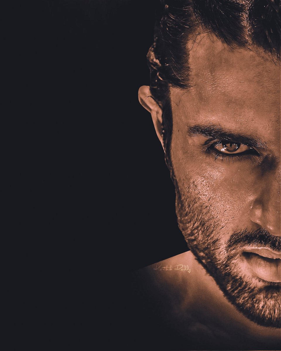 thekarthikreddy's tweet photo. LIGER 💥🥊
GET READY FOR THE SENSATION 🔥
@TheDeverakonda

#VijayDeverakonda #LIGER https://t.co/dBYtPDTwC0
