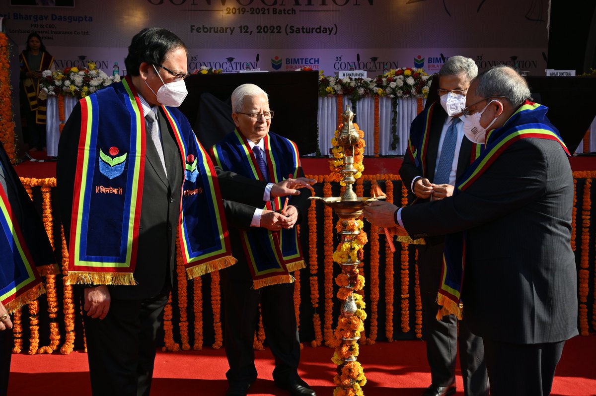 BIMTECHNoida's tweet photo. Catch the highlights of the #33rdConvocation function where Shri Bhargav Dasgupta -- MD & CEO, ICICI Lombard General Insurance delivered an impactful & insightful convocation address.
The achievements of our students were felicitated with medals in an awards ceremony. https://t.co/mtUTPaOnPo